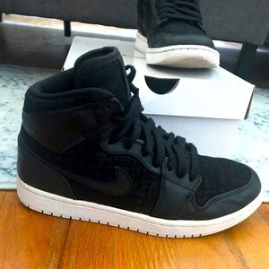 Women’s Nike Air Jordan 1 retro hi 8.5 Black